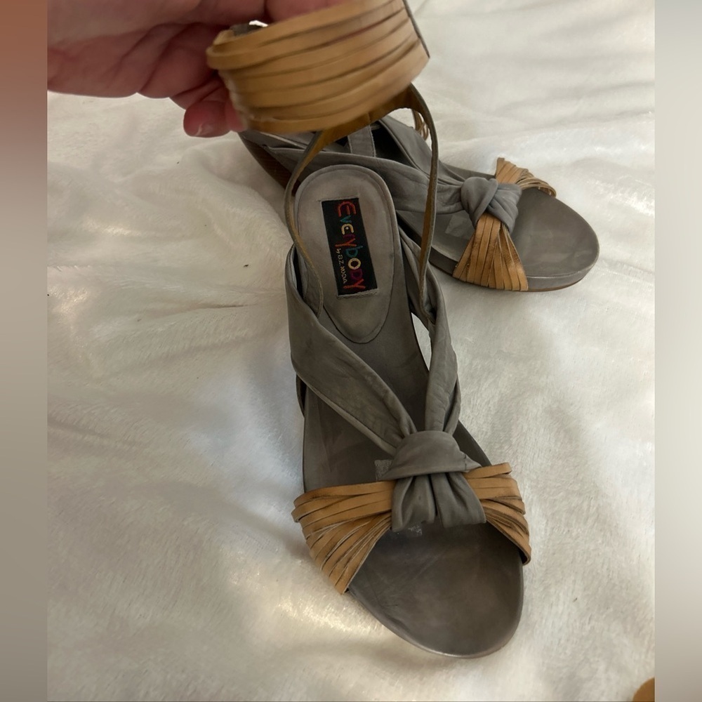 Women’s size 8M Everbody by B.Z Moda.heels